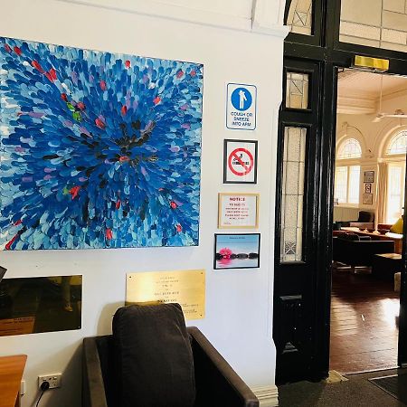 Wallaby Backpackers Hostel Perth - Note - Valid Passport Required To Check In - Buitenkant foto