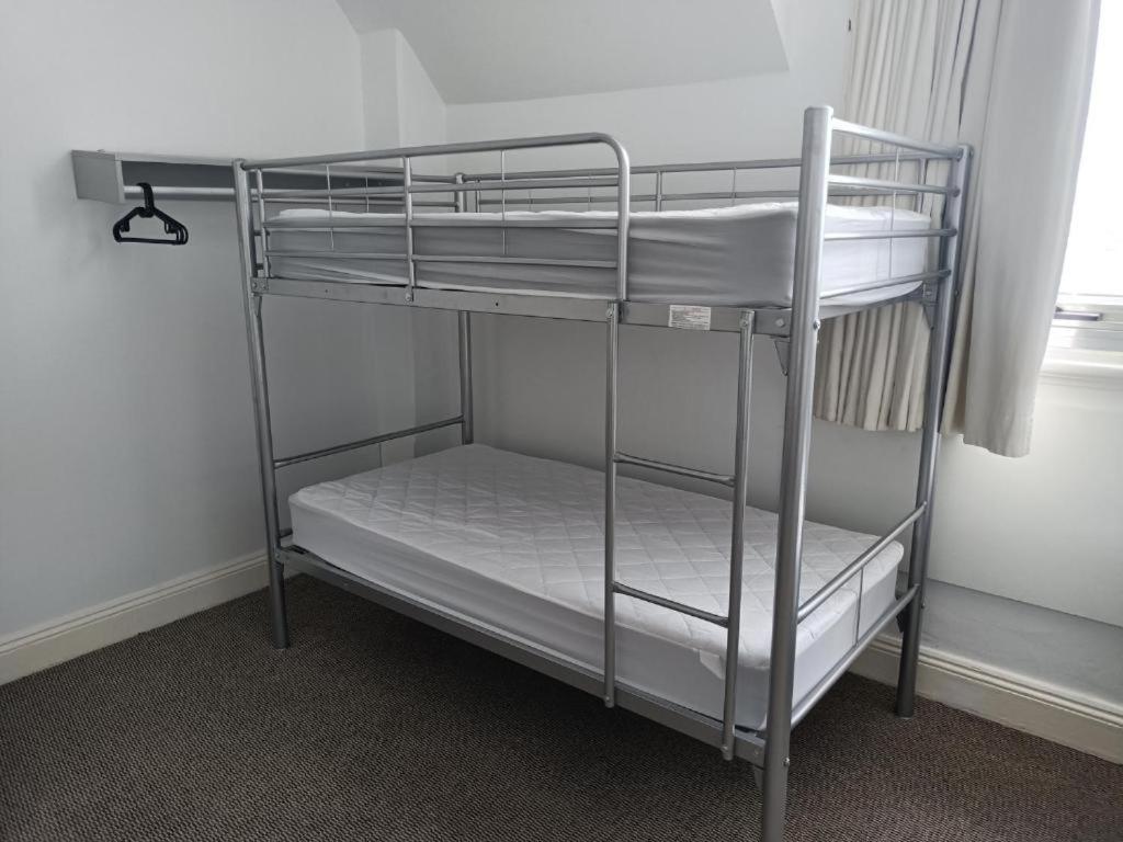 Wallaby Backpackers Hostel Perth - Note - Valid Passport Required To Check In - Buitenkant foto