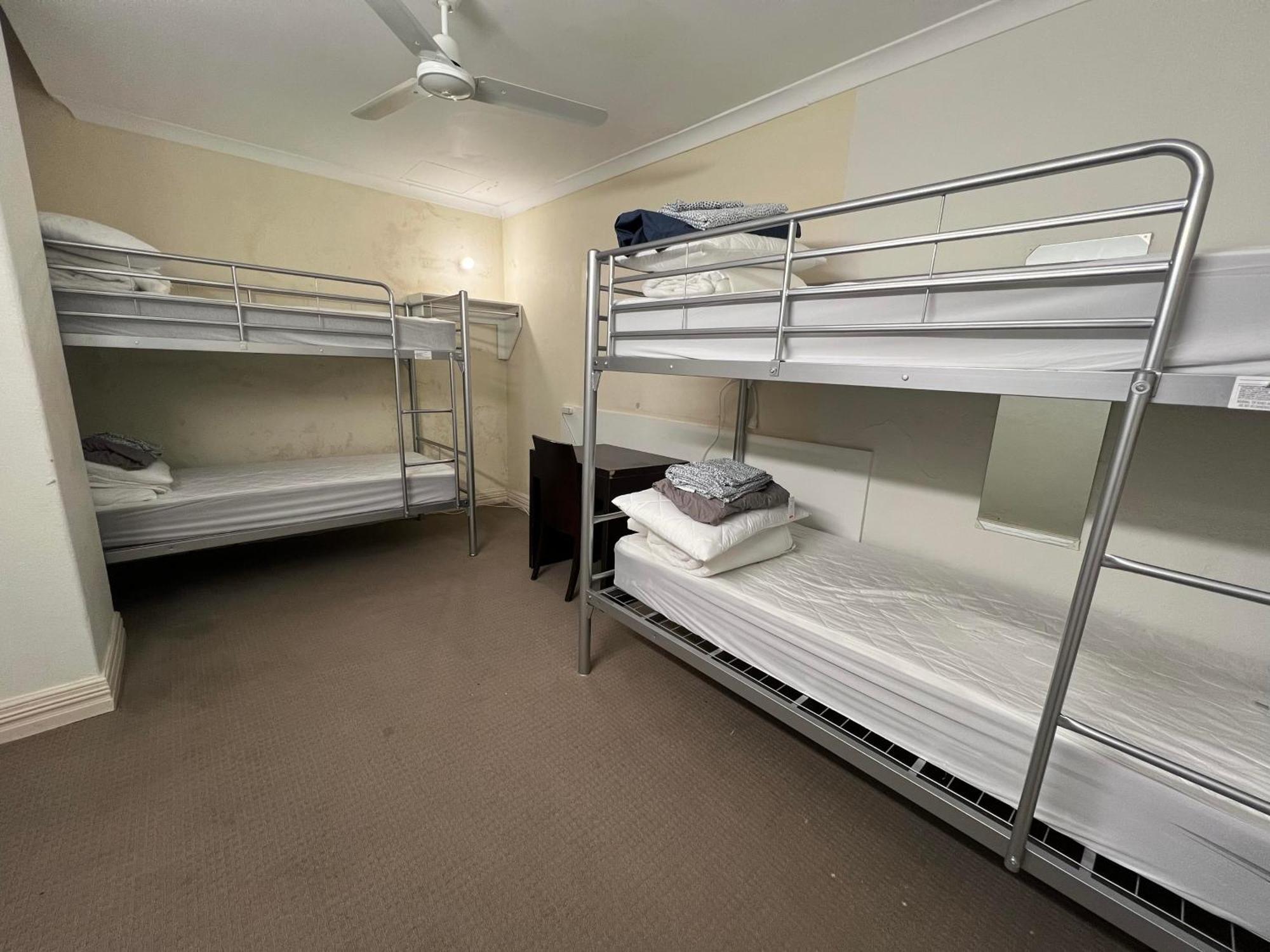 Wallaby Backpackers Hostel Perth - Note - Valid Passport Required To Check In - Buitenkant foto